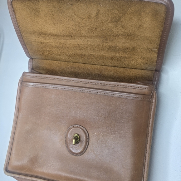 Vintage 90's Coach British Tan Leather Willis Bag \ Missing Shoulder Strap - Picture 15 of 16